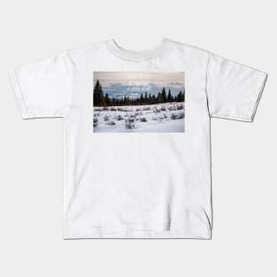 Going to the mountains 9 Kids T-Shirt